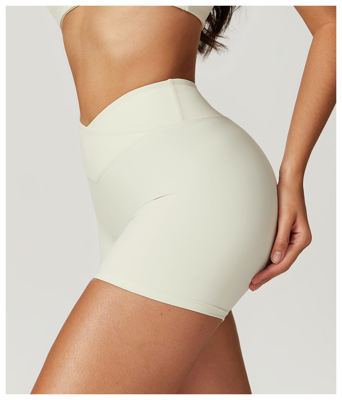 Cloud Crossover Shorts Creamy white