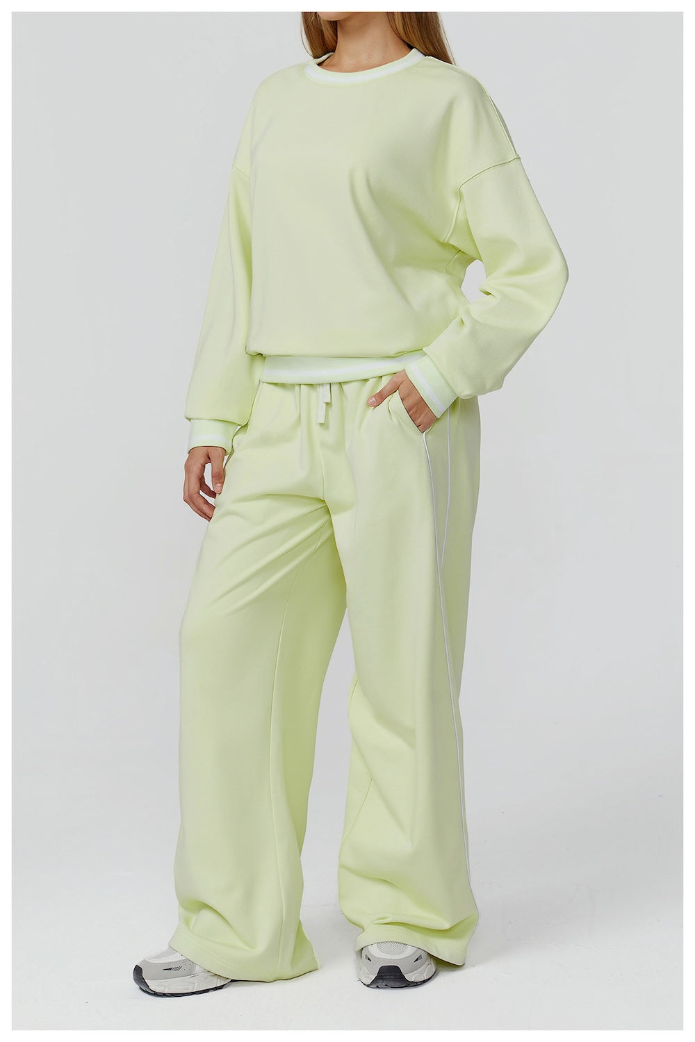 Routine Piping Sweatshirt Charged Lime Green