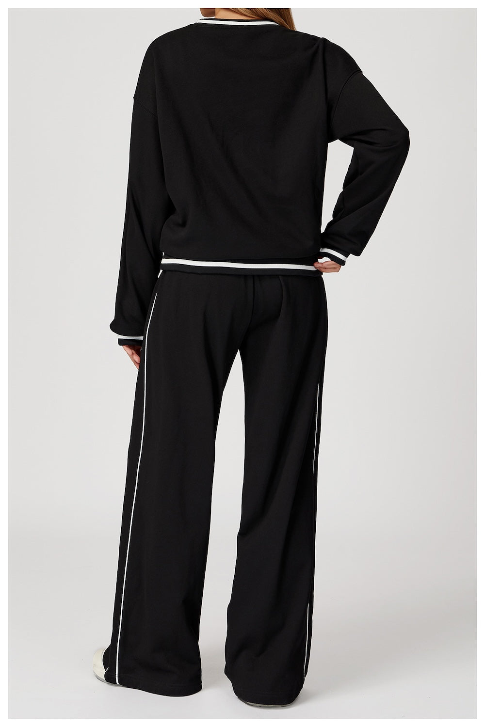 Routine Piping Sweatshirt Black