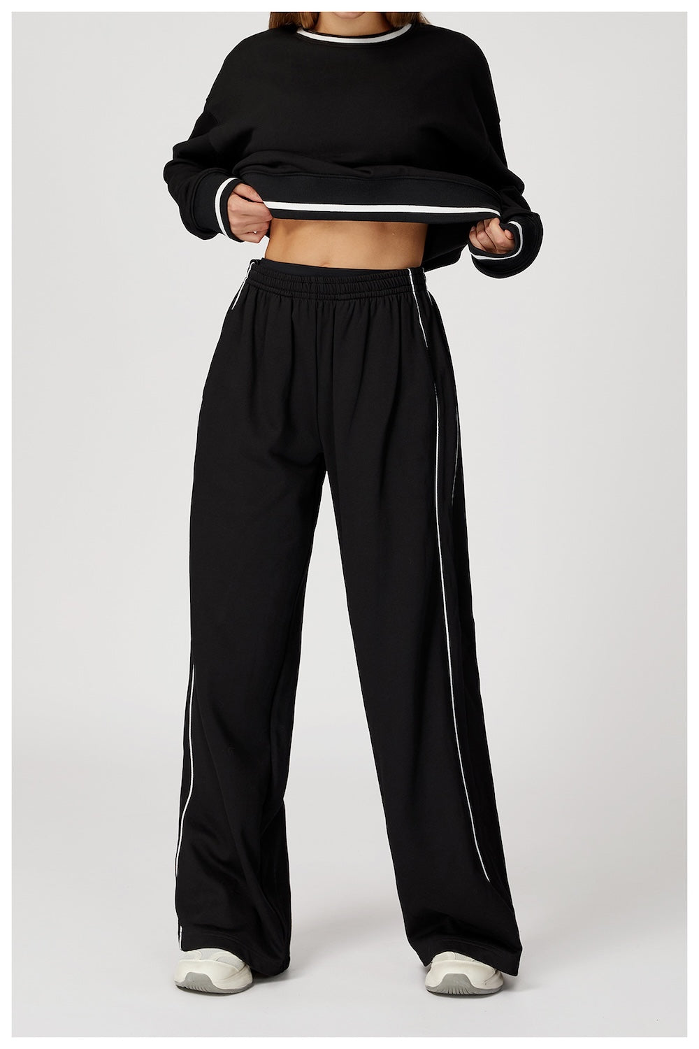 Routine Piping Sweatshirt Black